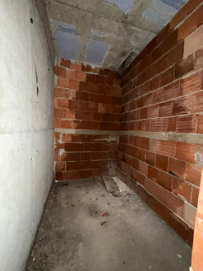 Tirane, shitet apartament 2+1+Ballkon Kati 4, 126 m² 208.015 € (Ish Parku)