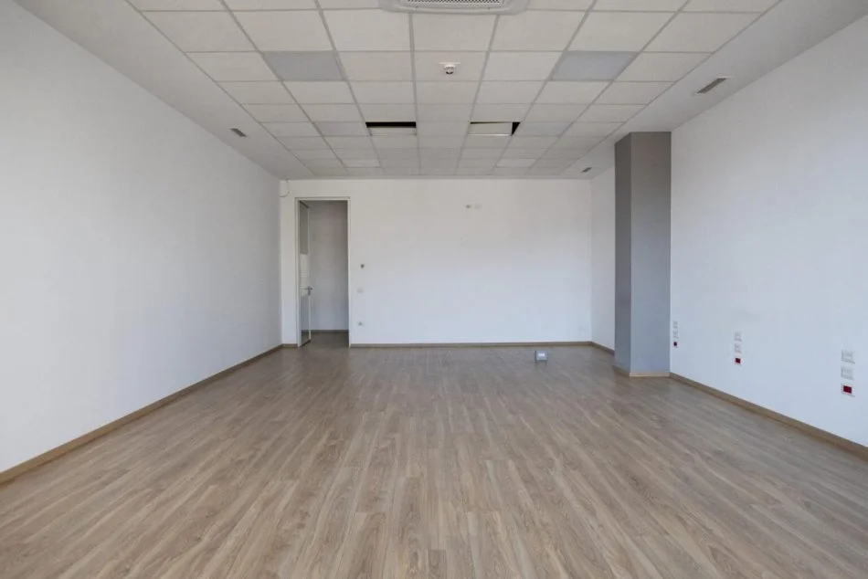 Tirane, jepet me qera zyre Kati 1, 380 m² 4.500 € (ALI DEMI)