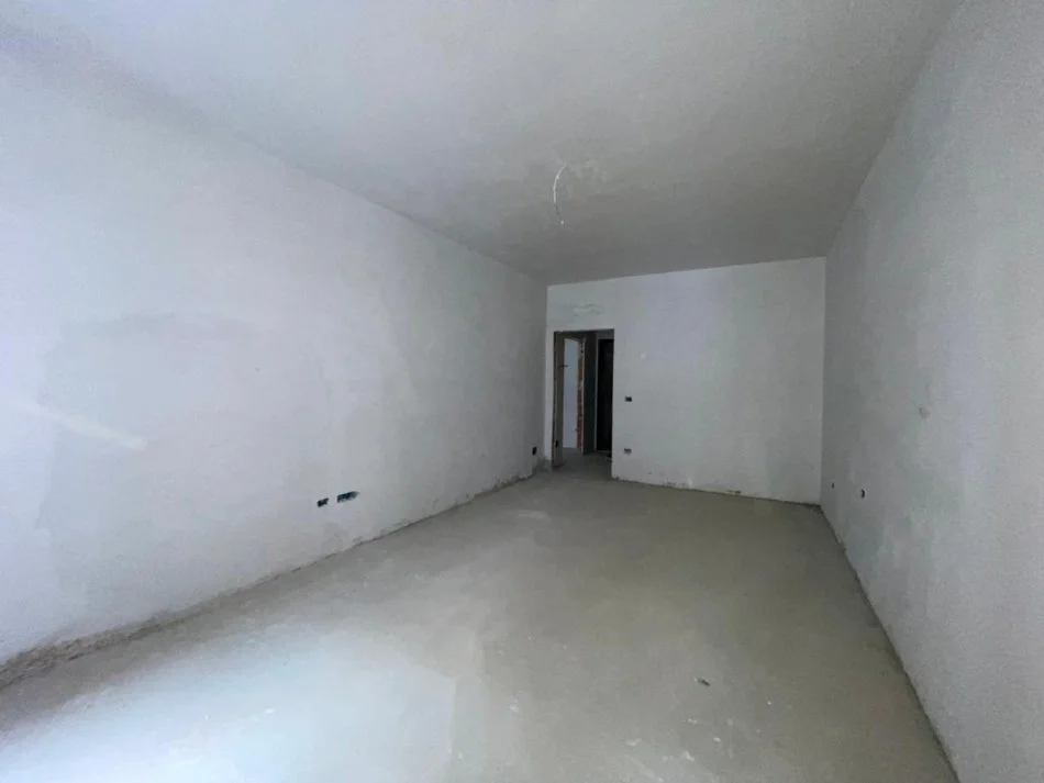 Tirane, shitet apartament 1+1 Kati 1, 82 m² 98.220 € (Paskuqan)