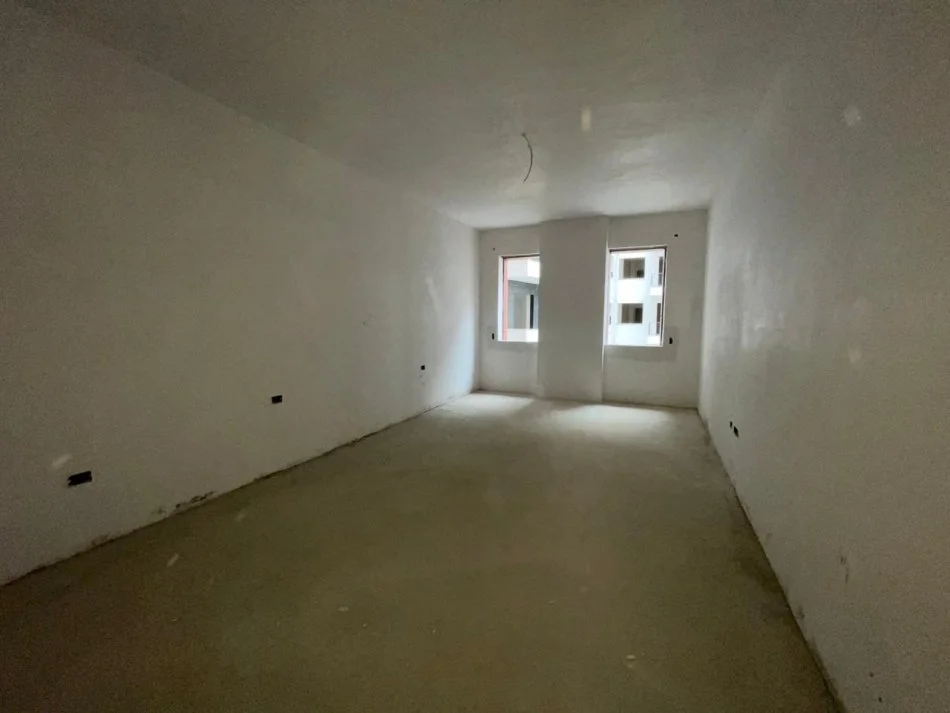 Tirane, shitet apartament 1+1 Kati 1, 82 m² 98.220 € (Paskuqan)