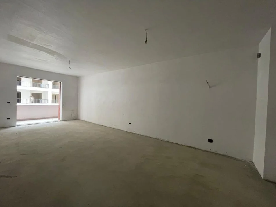 Tirane, shitet apartament 1+1 Kati 1, 82 m² 98.220 € (Paskuqan)