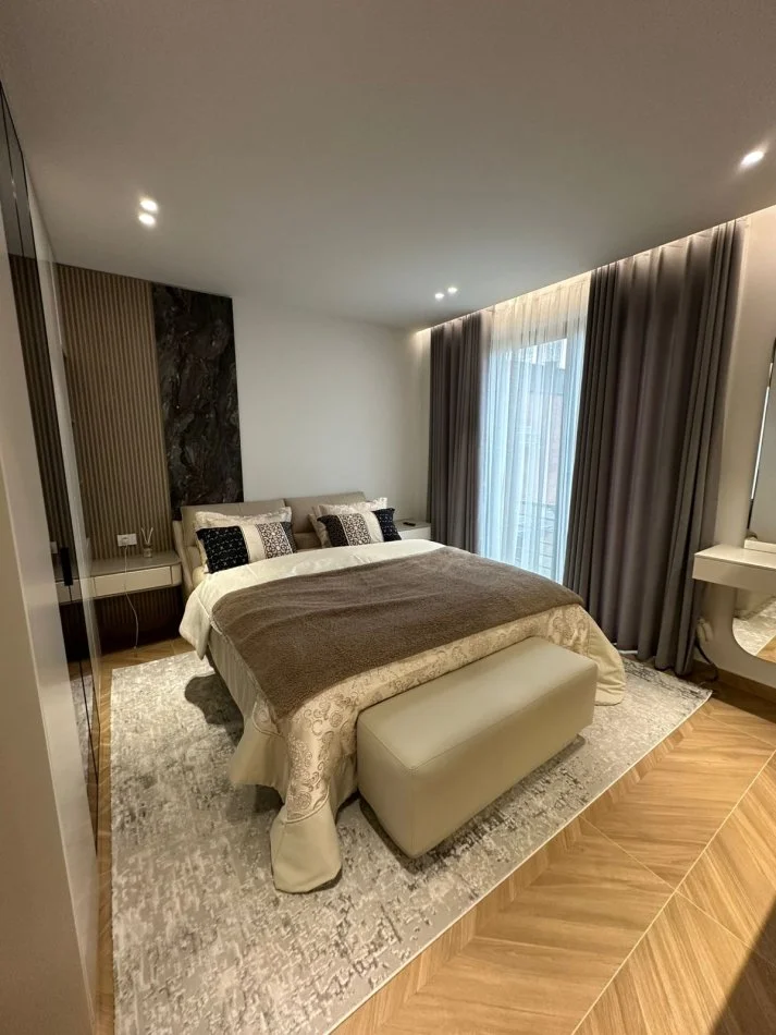 Tirane, shitet apartament 3+1+Aneks+Ballkon Kati 0, 225 m² (Vila Rose)