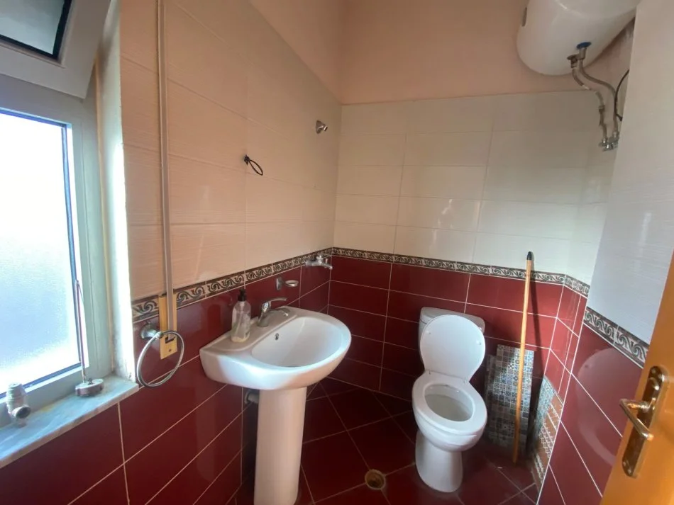 Durres, shitet apartament 2+1+Ballkon Kati 8, 155.000 € (rruga vasil kuqi)