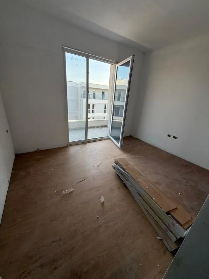 Tirane, shitet apartament 2+1+Ballkon Kati 8, 128 m² 128.500 € (Univers City)
