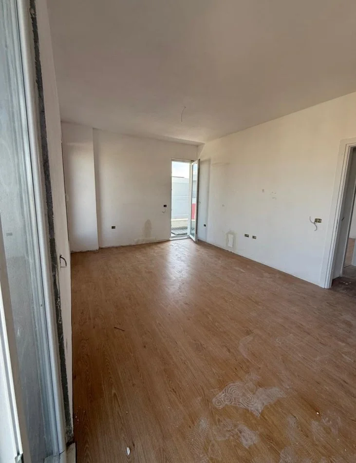 Tirane, shitet apartament 2+1+Ballkon Kati 8, 128 m² 128.500 € 