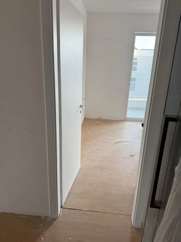 Tirane, shitet apartament 2+1+Ballkon Kati 8, 128 m² 128.500 € (Univers City)
