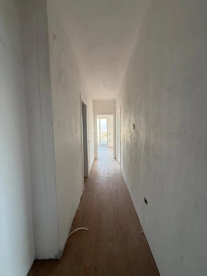 Tirane, shitet apartament 2+1+Ballkon Kati 8, 128 m² 128.500 € (Univers City)
