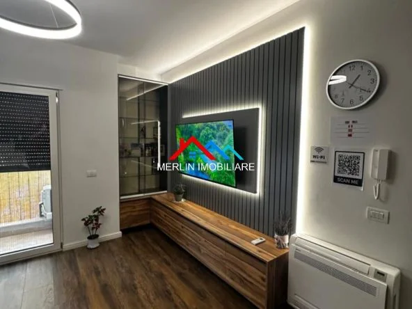 Tirane, jepet me qera apartament 1+1+Ballkon Kati 4, 47 m² 725 € (RRUGA ROBERT SHVARC,KMUNA E PARISIT)
