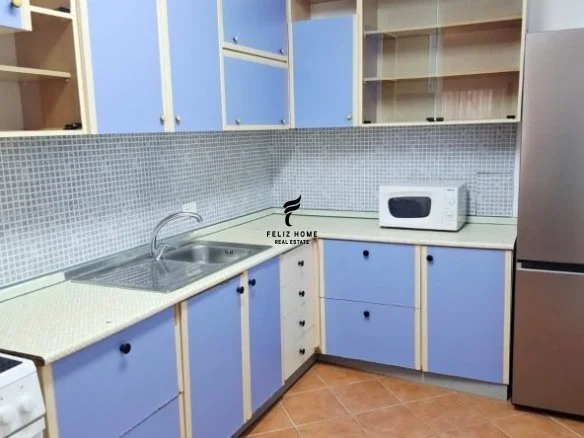 Tirane, jepet me qera apartament 2+1 Kati 3, 90 m² 600 € (RRUGA E KAVAJES)