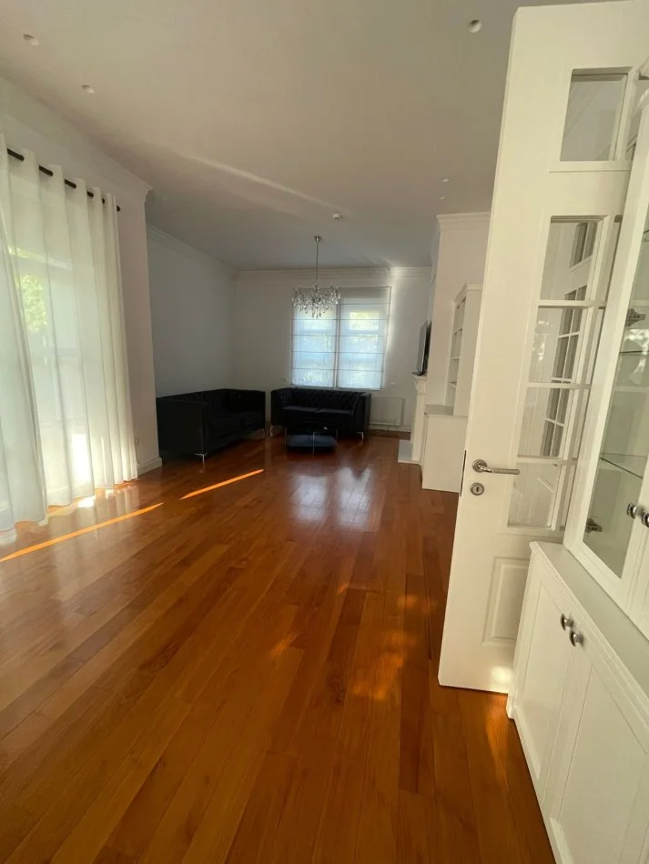 Tirane, jepet me qera Vile 2 Katshe , 970 m² 4.500 € 