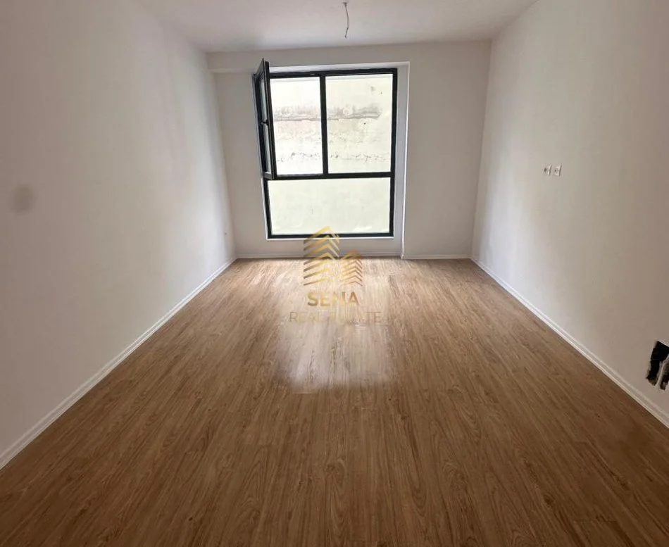 Tirane, jepet me qera ambjent biznesi Kati 1, 68 m² 550 € (Jordan Misja)