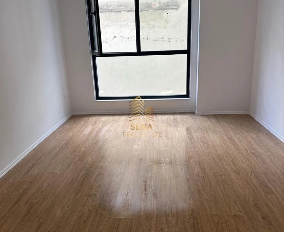 Tirane, jepet me qera ambjent biznesi Kati 1, 68 m² 550 € (Jordan Misja)