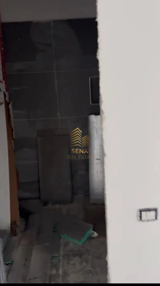 Tirane, jepet me qera ambjent biznesi Kati 3, 70 m² 500 € (Yzberisht)