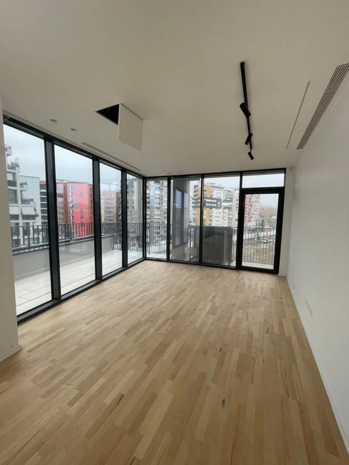 Tirane, shitet apartament 2+1+Aneks+Ballkon Kati 4, 150 m² 447.000 € (Lake View)