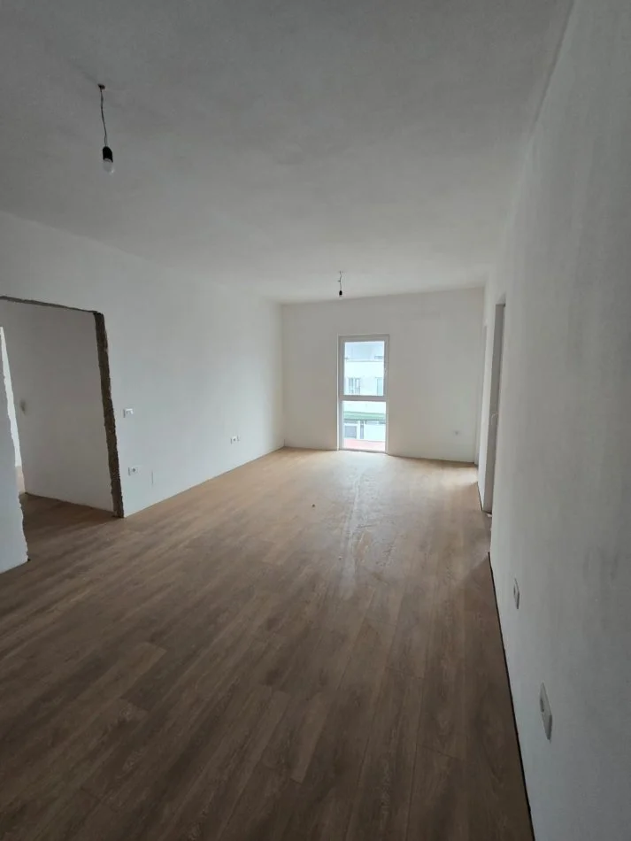 Tirane, shitet apartament 2+1 , 95 m² 130.000 € 
