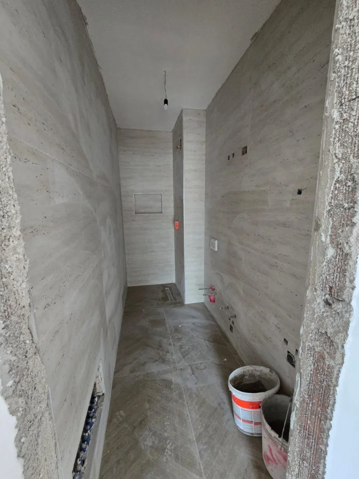 Tirane, shitet apartament 2+1 , 95 m² 130.000 € 