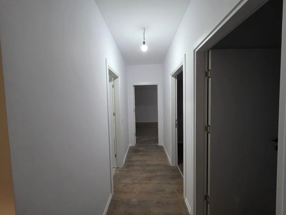 Tirane, jepet me qera apartament 2+1 Kati 5, 110 m² 500 € (5 MAJI)