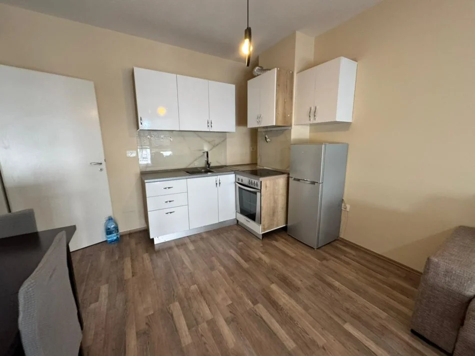 Tirane, jepet me qera apartament 1+1 Kati 5, 500 €