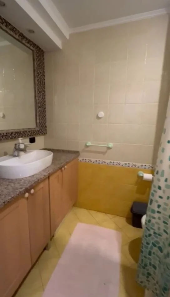 Tirane, jepet me qera apartament 1+1 Kati 7, 120 m² 1.500 € (QENDER)