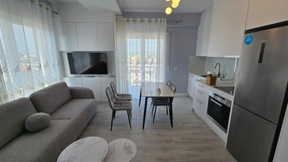 Tirane, jepet me qera apartament 2+1 Kati 8, 90 m² 650 € (Brryli)