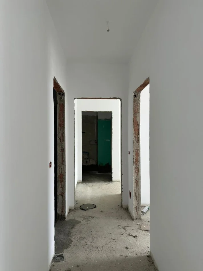 Tirane, shitet apartament 2+1+Ballkon Kati 8, 109 m² 175.000 € (Bulevardi i Ri)