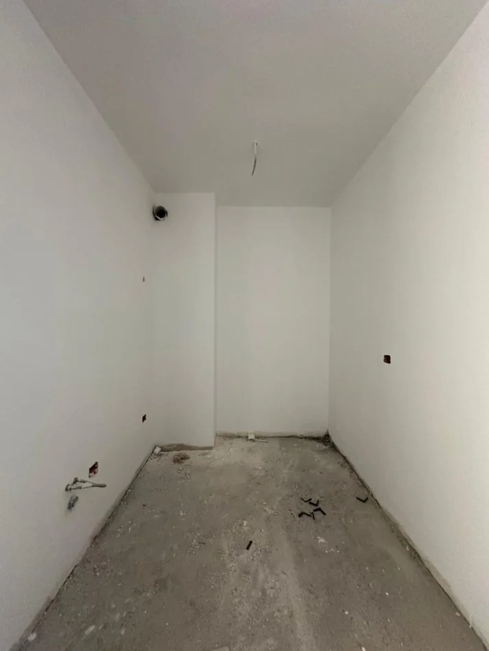 Tirane, shitet apartament 2+1+Ballkon Kati 8, 109 m² 175.000 € (Bulevardi i Ri)