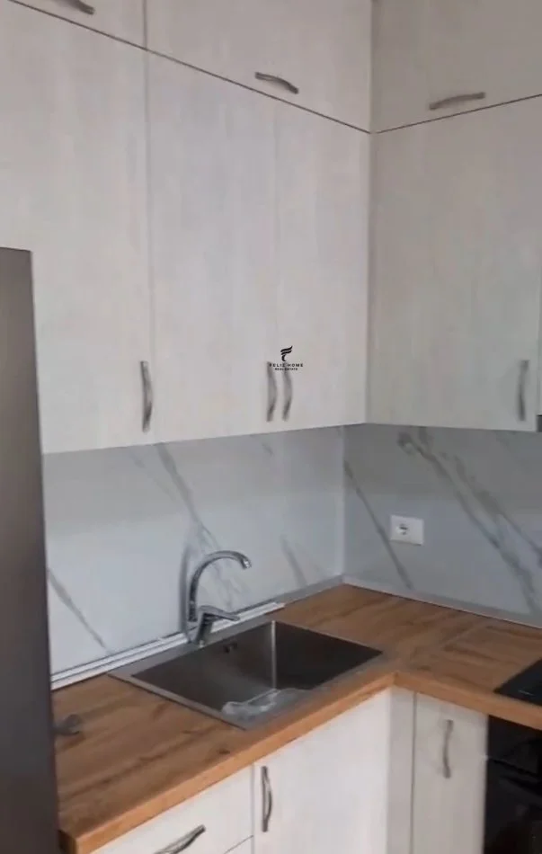 Tirane, jepet me qera apartament 1+1 Kati 3, 64 m² 450 € (XHAMLLIKU)