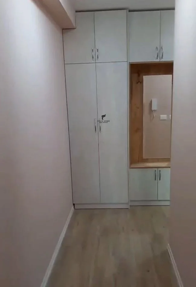 Tirane, jepet me qera apartament 1+1 Kati 3, 64 m² 450 € (XHAMLLIKU)