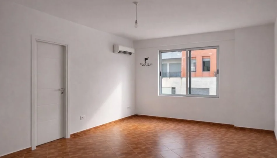 Tirane, jepet me qera zyre Kati 4, 70 m² 400 € (ASTIR)