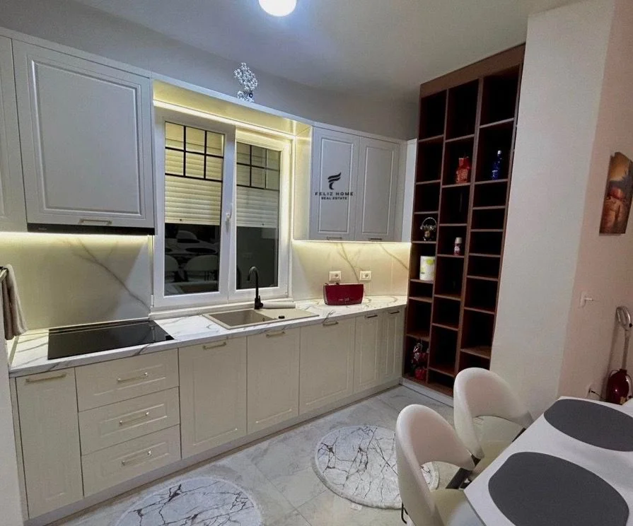 Tirane, jepet me qera apartament 1+1 Kati 1, 70 m² 600 € (RRUGA E DIBRES)