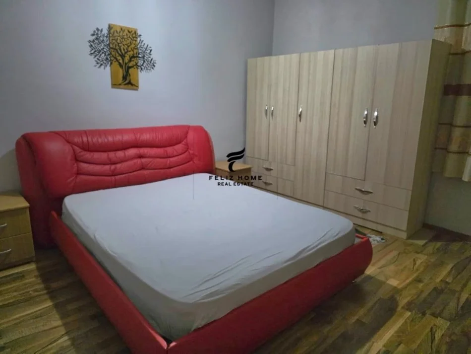 Tirane, jepet me qera apartament 1+1 Kati 1, 76 m² 500 € (MYSLYM SHYRI)