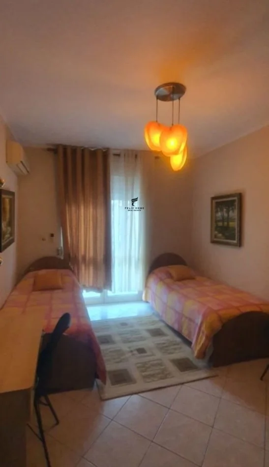 Tirane, jepet me qera apartament 2+1 Kati 3, 100 m² 600 € (BRRYLI)