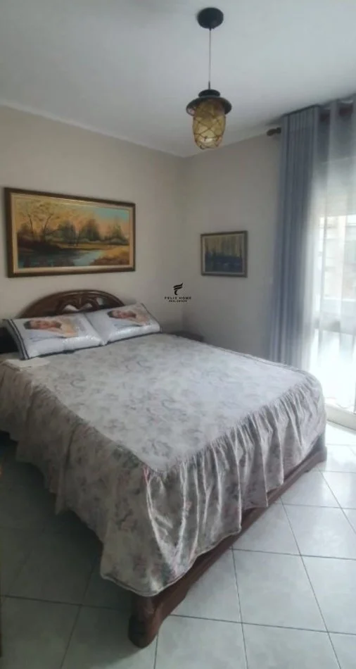 Tirane, jepet me qera apartament 2+1 Kati 3, 100 m² 600 € (BRRYLI)