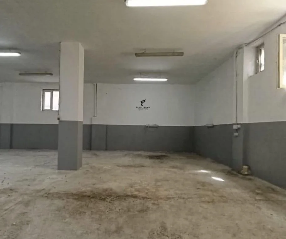 Tirane, jepet me qera magazine Kati 0, 179 m² 900 € (21 DHJETORI)