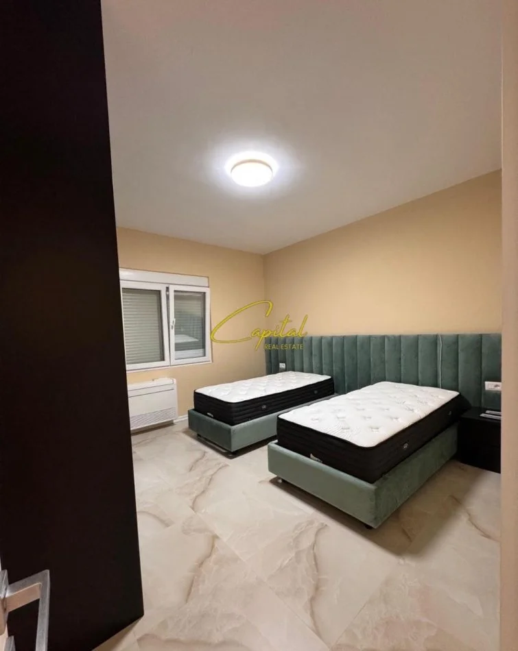 Tirane, jepet me qera apartament 2+1 Kati 1, 145 m² 1.000 € (SAUK)