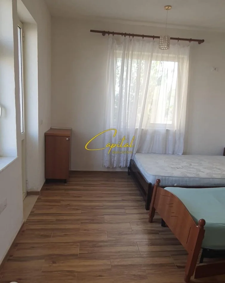 Tirane, jepet me qera apartament 1+1 Kati 2, 55 m² 320 € (ISH TREGU ELEKTRIK)