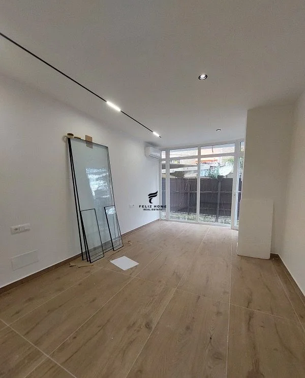 Tirane, jepet me qera dyqan Kati 1, 50 m² 500 € (ASTIR)