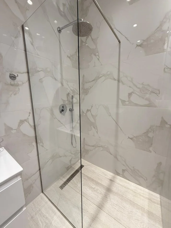 Tirane, jepet me qera apartament 2+1+Aneks+Ballkon Kati 5, 90 m² 1.000 € 