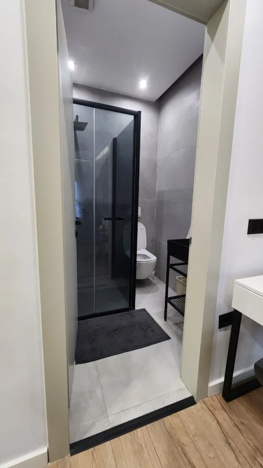 Tirane, jepet me qera apartament 2+1+Aneks+Ballkon Kati 9, 105 m² 1.300 € (Kompleksi Olimpik)