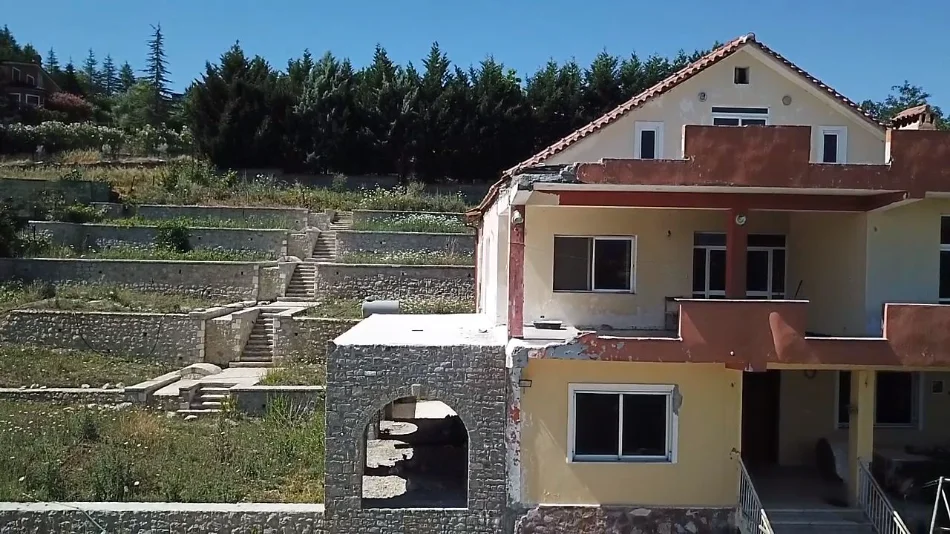 🏠 SHITET VILE 3 KATESHE  350.000 € (PEZE HELMES)