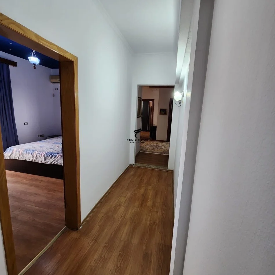 Tirane, jepet me qera apartament 2+1 Kati 2, 95 m² 550 € (KODRA E DIELLIT)