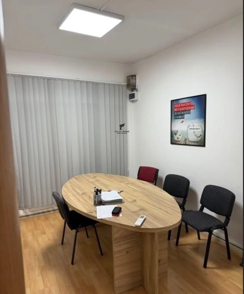 Tirane, jepet me qera zyre Kati 2, 61 m² 500 € (RRUGA E ELBASANIT)
