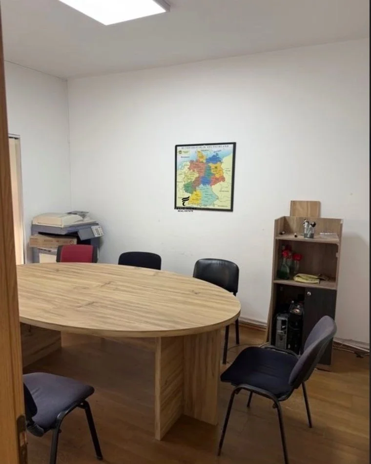 Tirane, jepet me qera zyre Kati 2, 61 m² 500 € (RRUGA E ELBASANIT)