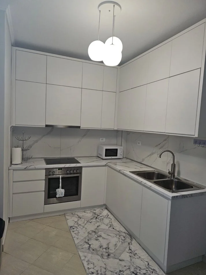 Tirane, jepet me qera apartament 2+1+Ballkon Kati 2, 100 m² 600 € (KODRA E DIELLIT)