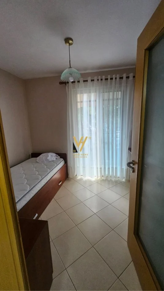 Tirane, jepet me qera apartament 2+1+Ballkon Kati 3, 80 m² 700 € (RRUGA SOTIR PECI, BLLOKU I AMBASADAVE)