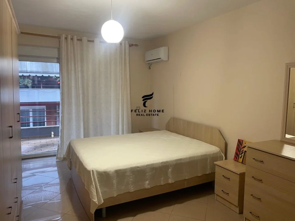 Tirane, jepet me qera apartament 2+1 Kati 4, 100 m² 800 € (LIQENI I THATE)