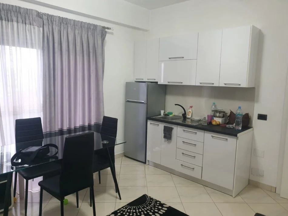 Tirane, jepet me qera apartament 1+1 Kati 2, 53 m² 400 € (Don Bosko)