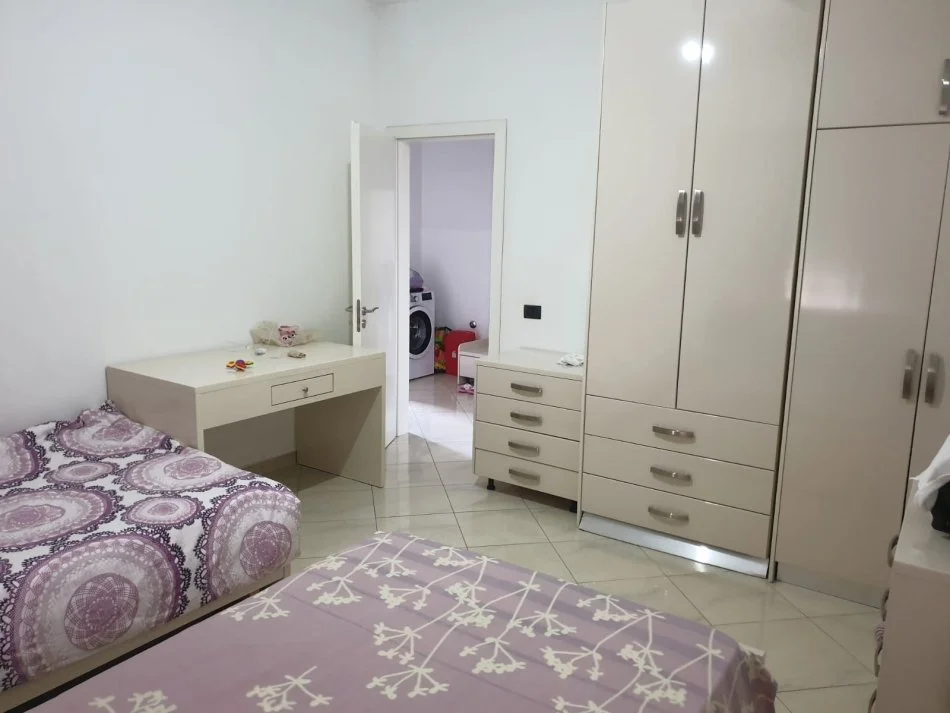 Tirane, jepet me qera apartament 1+1 Kati 2, 53 m² 400 € (Don Bosko)