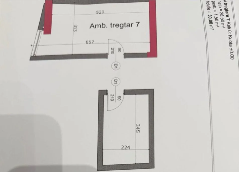 Tirane, shitet dyqan Kati 0, 30 m² 95.000 € (KOMUNA E PARISIT)