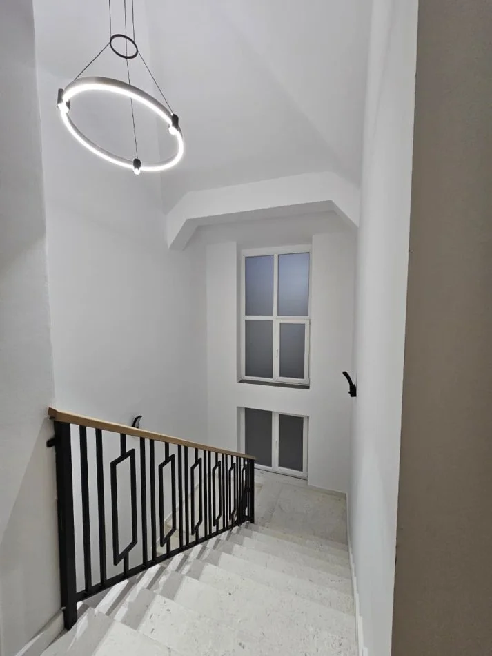 Tirane, jepet me qera Vile 3 Katshe , 412 m² 2.500 € 